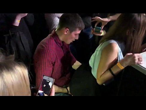 ❤️ Ubulili bangempela ku-nightclub yaseRussia. Intombazane yaseRussia eneminyaka engu-18 ubudala ingene endunu nasesithweni sangasese e-nightclub Ucansi lwendunu ku-porn zu.quizfarmature.ru